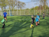 Trainingsavond S.K.N.W.K. JO7-1, JO11-1JM en JO12-1JM van maandag 8 april 2024 (49/79)